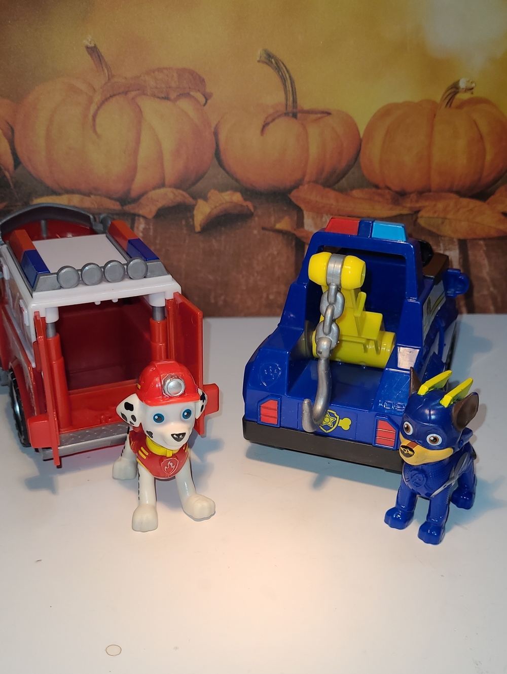 Paw Patrol Lot ,Marshall Fire Truck And Chase Police Cruiser